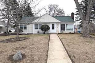 2924 Quail Ave N, Golden Valley, MN 55422 - Photo 2