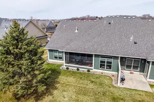 3848 Berkshire Rd SW, Rochester, MN 55902 - Photo 4