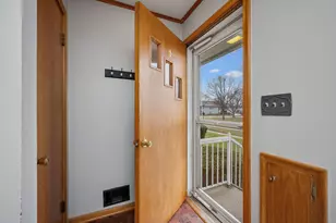 808 Webster St, Fairmont, MN 56031 - Photo 2