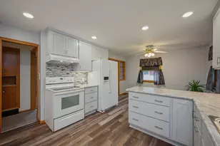 808 Webster St, Fairmont, MN 56031 - Photo 8