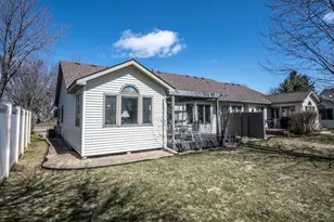 197 Hickory Street W, Farmington, MN 55024 - Photo 2