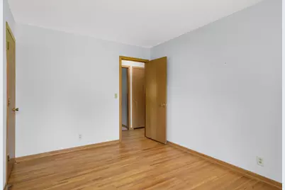 70 Kingsview Lane N, Plymouth, MN 55447 - Photo 18
