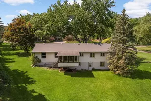 70 Kingsview Ln N, Plymouth, MN 55447 - Photo 6