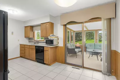 70 Kingsview Lane N, Plymouth, MN 55447 - Photo 12