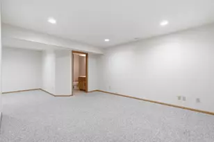 2222 Parkview Ln, Woodbury, MN 55125 - Photo 24