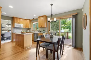 2222 Parkview Ln, Woodbury, MN 55125 - Photo 2
