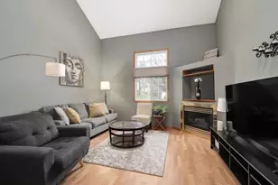8433 Kimball Dr, Eden Prairie, MN 55347 - Photo 6