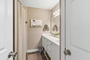 7361 Hunters Run, Eden Prairie, MN 55346 - Photo 18