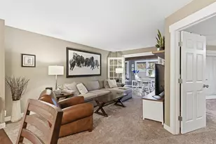 7361 Hunters Run, Eden Prairie, MN 55346 - Photo 6