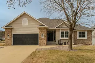 2945 Stonegate Ct SW, Rochester, MN 55902 - Photo 2