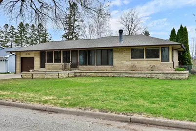 1308 Parkview Avenue, Winona, MN 55987 - Photo 1