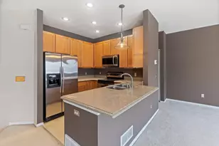 673 Kingfisher Ln, Woodbury, MN 55125 - Photo 4