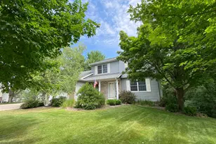 340 Perry Ct, Zumbrota, MN 55992 - Photo 2