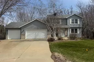 340 Perry Ct, Zumbrota, MN 55992 - Photo 1