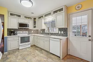 7410 Melody Dr NE, Fridley, MN 55432 - Photo 12