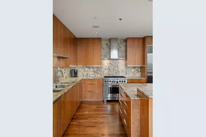 215 10th Avenue S #910, Minneapolis, MN 55415 - Photo 6