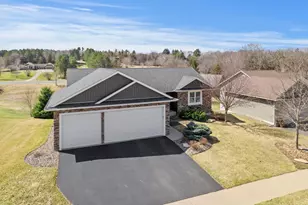 334 Kamloops Pl, River Falls, WI 54022 - Photo 4