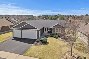 334 Kamloops Pl, River Falls, WI 54022 - Photo 2
