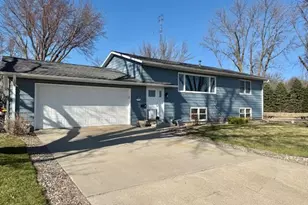 419 Normandale Rd, Redwood Falls, MN 56283 - Photo 2