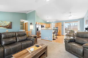 604 St Andrews Dr, Mankato, MN 56001 - Photo 6