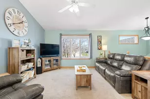 604 St Andrews Dr, Mankato, MN 56001 - Photo 4