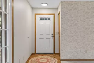 12619 Sherwood Pl, Minnetonka, MN 55305 - Photo 4