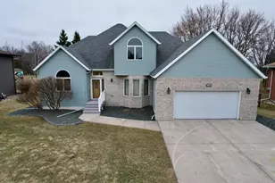 1543 14th Ave N, Wahpeton,  58075 - Photo 2