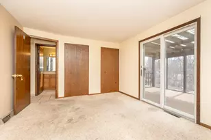 6401 Shingle Creek Dr, Brooklyn Park, MN 55445 - Photo 38