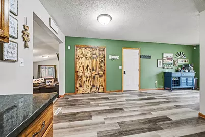 510 N Montgomery Avenue, Le Center, MN 56057 - Photo 4