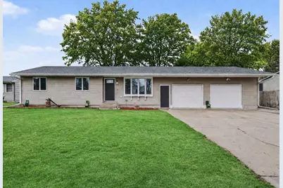 510 N Montgomery Avenue, Le Center, MN 56057 - Photo 1