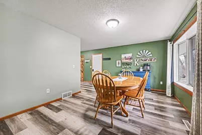 510 N Montgomery Avenue, Le Center, MN 56057 - Photo 8