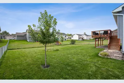 1142 W Edge Place, New Richmond, WI 54017 - Photo 4