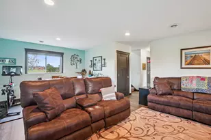 1142 W Edge Pl, New Richmond, WI 54017 - Photo 18