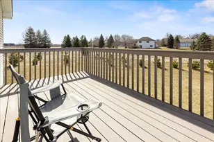 38260 Explorer Cir, North Branch, MN 55056 - Photo 8