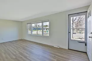 709 8th Ave NW, Waseca, MN 56093 - Photo 6