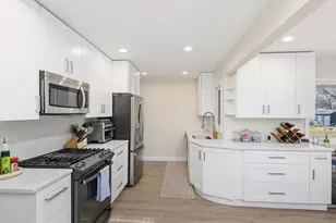 545 Orchid Ln N, Plymouth, MN 55447 - Photo 8