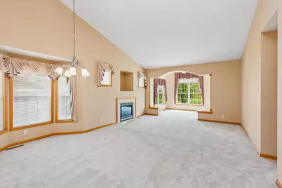 505 Holly Lane N, Oakdale, MN 55128 - Photo 10