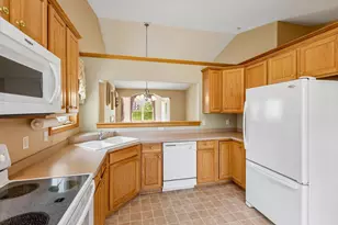 505 Holly Ln N, Oakdale, MN 55128 - Photo 8