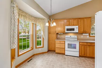 505 Holly Lane N, Oakdale, MN 55128 - Photo 8