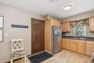 10032 Irwin Cir, Bloomington, MN 55437 - Photo 6