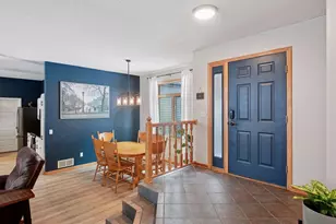 20911 Jameswood Ct, Lakeville, MN 55044 - Photo 4