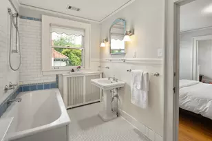 2554 W Lake of the Isles Pkwy, Minneapolis, MN 55405 - Photo 32