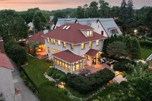 2554 W Lake of the Isles Pkwy, Minneapolis, MN 55405 - Photo 2