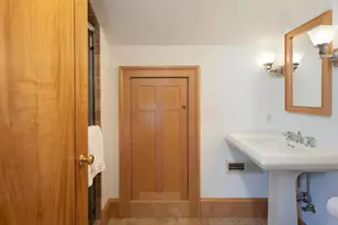 2554 W Lake of the Isles Pkwy, Minneapolis, MN 55405 - Photo 36