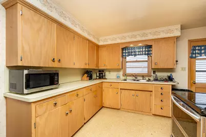 709 Shakopee Avenue E, Shakopee, MN 55379 - Photo 8