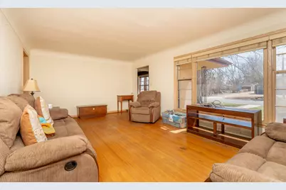 709 Shakopee Avenue E, Shakopee, MN 55379 - Photo 6