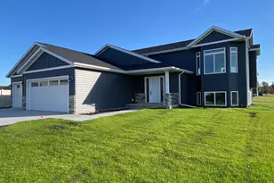 7494 Eagle Pointe Dr S, Fargo, ND 58104 - Photo 2
