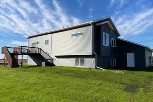 7494 Eagle Pointe Dr S, Fargo, ND 58104 - Photo 4