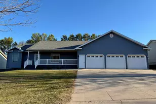 218 E Hillside Ave, Fergus Falls, MN 56537 - Photo 1