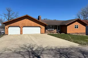 114 Oak Ridge Rd, Fairmont, MN 56031 - Photo 1